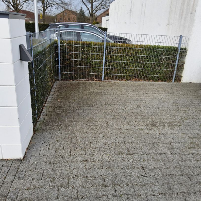 Winterdienst: Schneeräumung mit Maschine