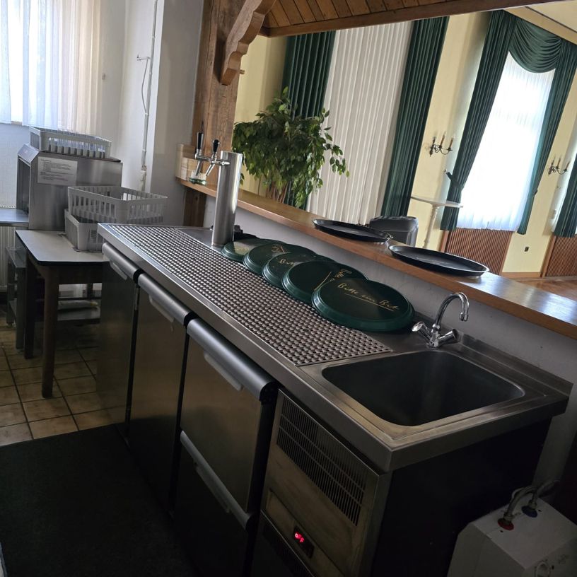 Außenreinigung mit Kehrmaschine